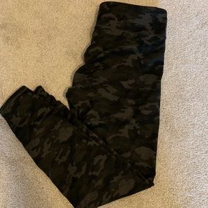 Camo Fabletics Powerhold Leggings
